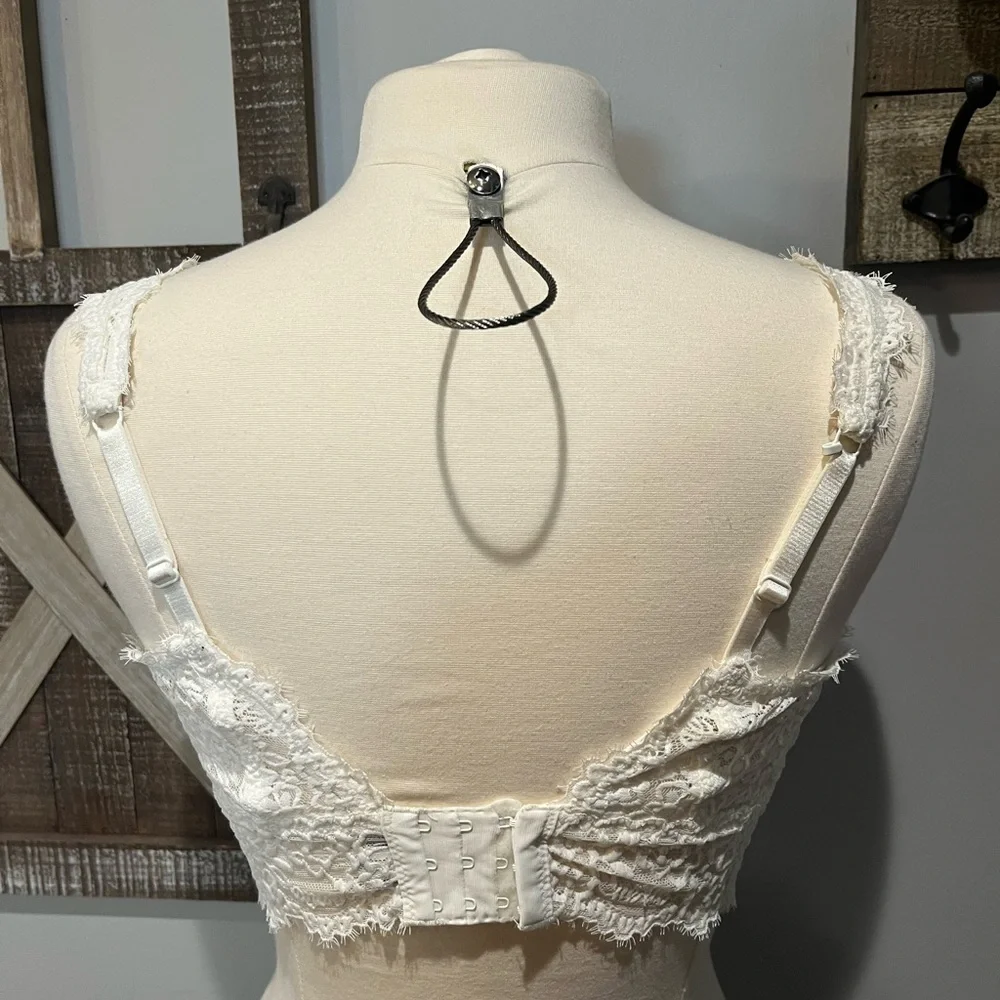 Aerie Lacey padded‎ bra - Picture 6 of 9